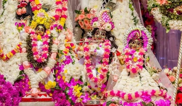 Worship of Radha-Krishna Deities
